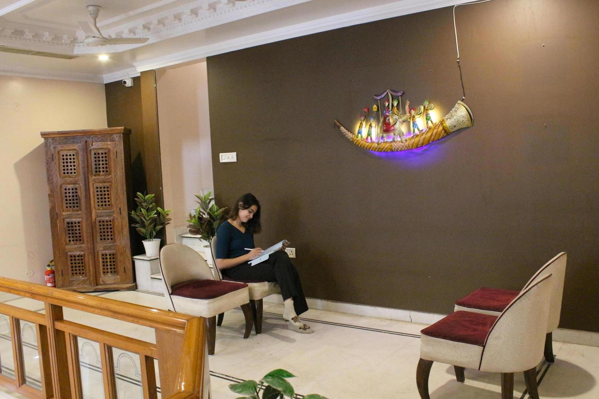 Hotel Pink Cozzy 3*