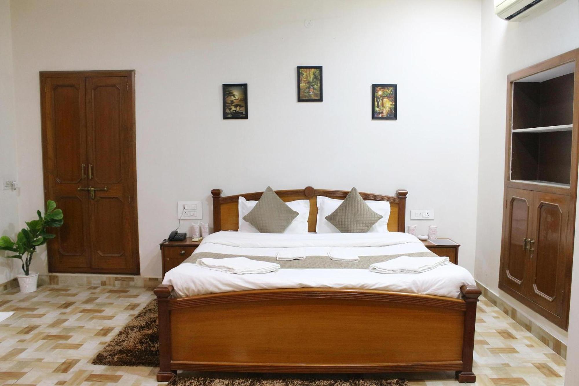 Hotel Pink Cozzy 3*