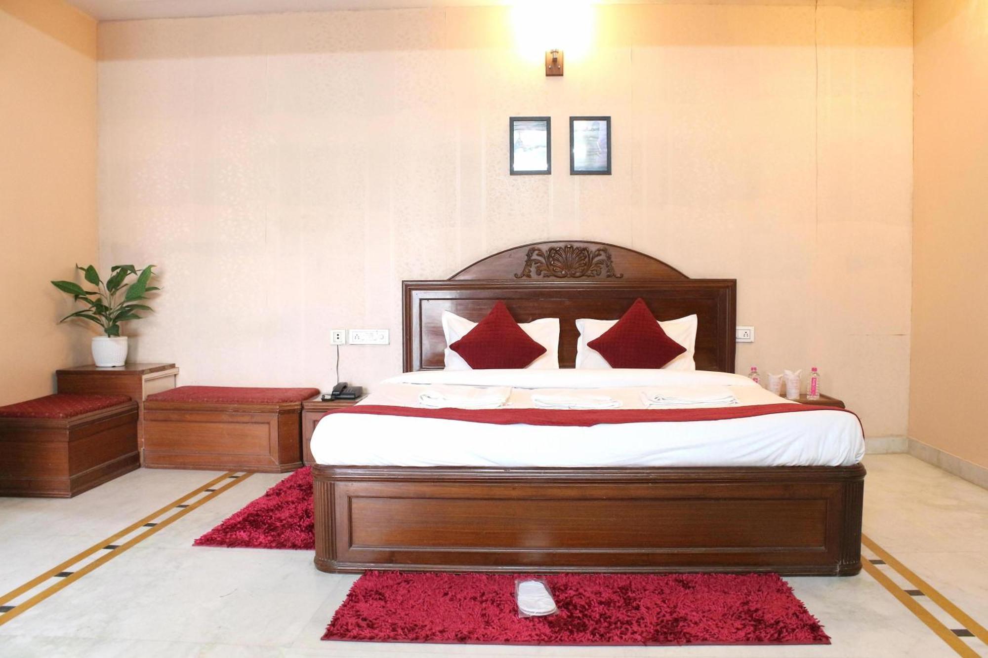 Pink Cozzy Hotel Jaipur