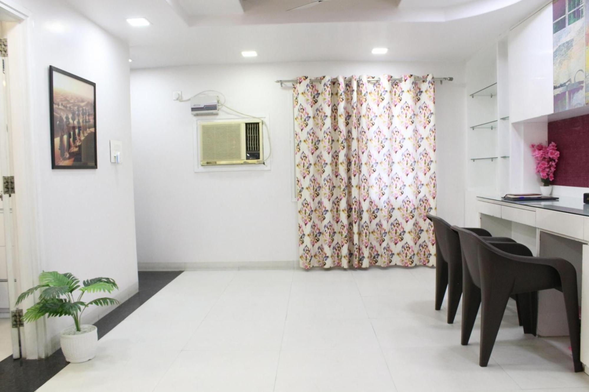 Pink Cozzy Hotel 3*